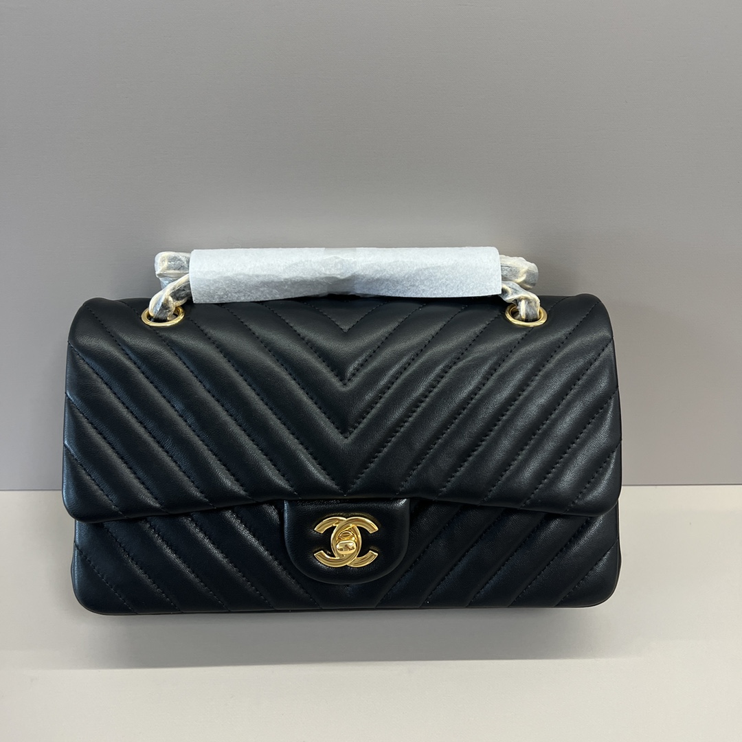 シャネル クラシックフラップ 2.55 チェーンショルダーバッグ ブラック ゴールド金具 詳細画像 2