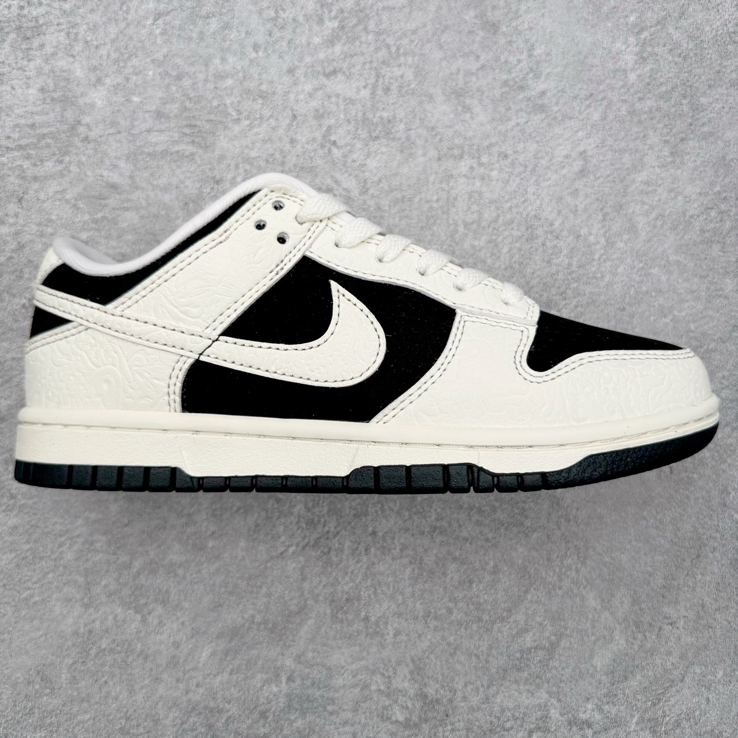ナイキ Dunk Low ホワイト ブラック IF3944-001 詳細画像 1