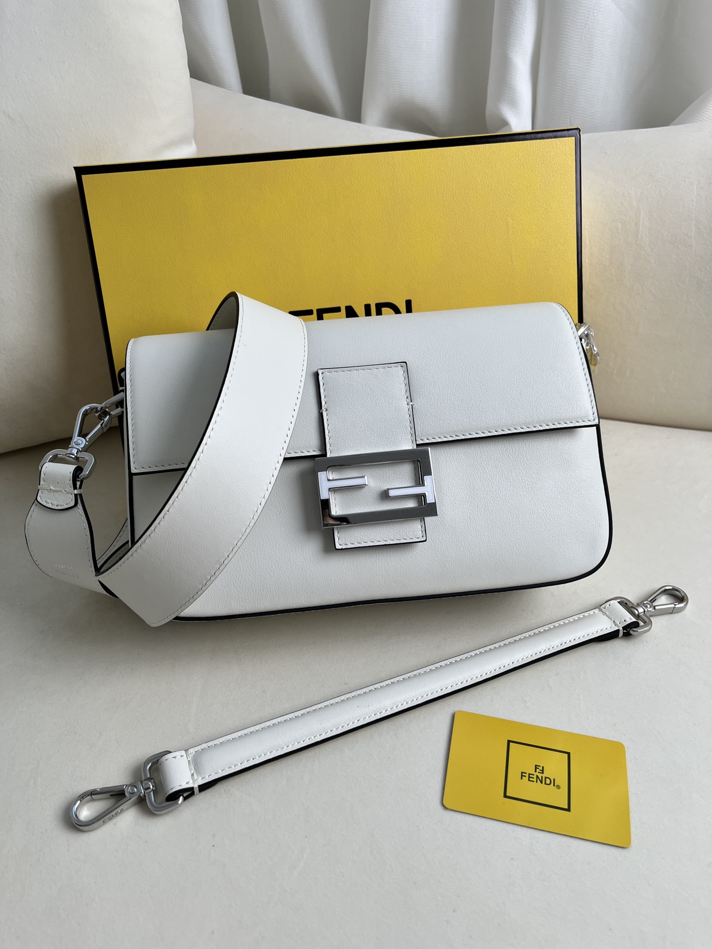 フェンディ x ティファニー バゲットバッグ ティファニーブルー シルバー金具 5012 詳細画像 1