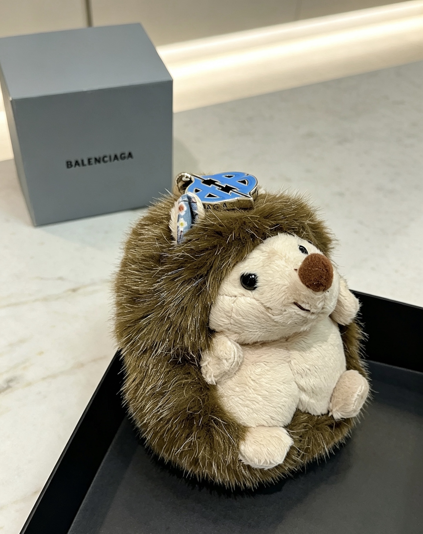 バレンシアガ ハリネズミ ぬいぐるみ バッグチャーム キーホルダー ブラウン 詳細画像 3
