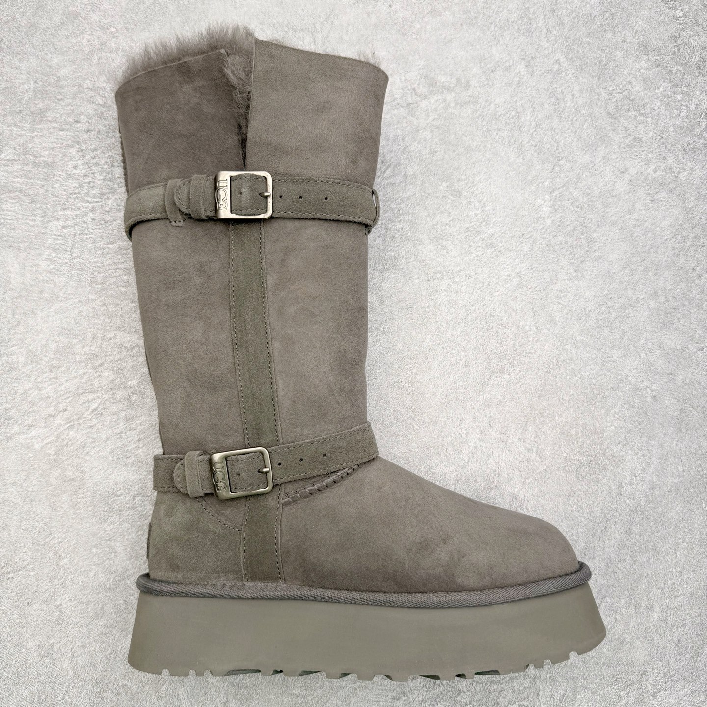 UGG トール プラットフォーム シープスキンブーツ バックルストラップ グレー yby4936010 詳細画像 1
