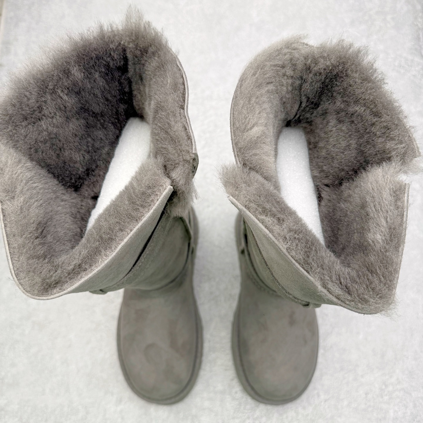UGG トール プラットフォーム シープスキンブーツ バックルストラップ グレー yby4936010 詳細画像 2