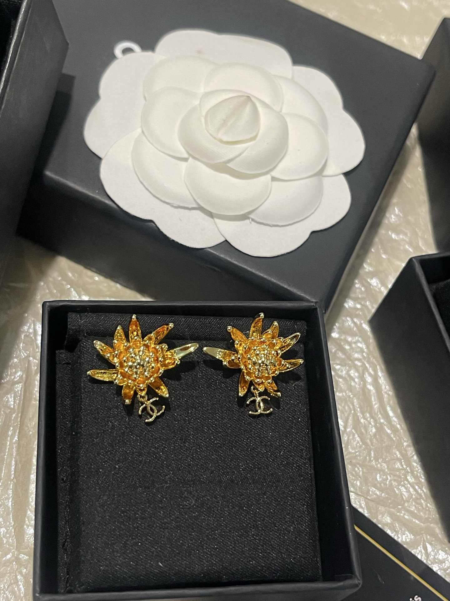 シャネル 小雛菊 K金ペンダント ダブルC フラワーピアス ゴールド 詳細画像 1