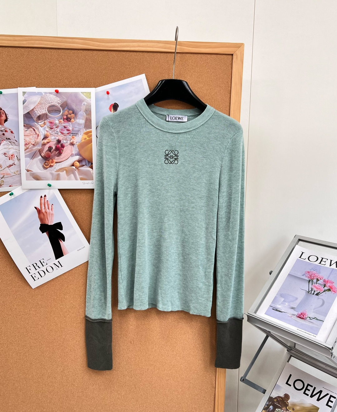 ロエベ アナグラム刺繍 配色カフス ニットセーター ミントグリーン×ダークグリーン / ネイビー×オフホワイト L667270 詳細画像 1