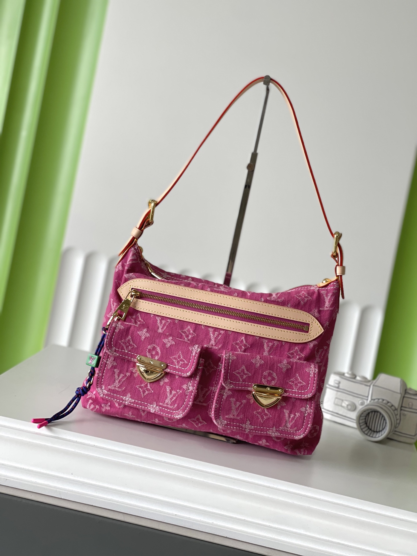 Baggy デニム ショルダーハンドバッグ ローズレッド M28266 詳細画像 1