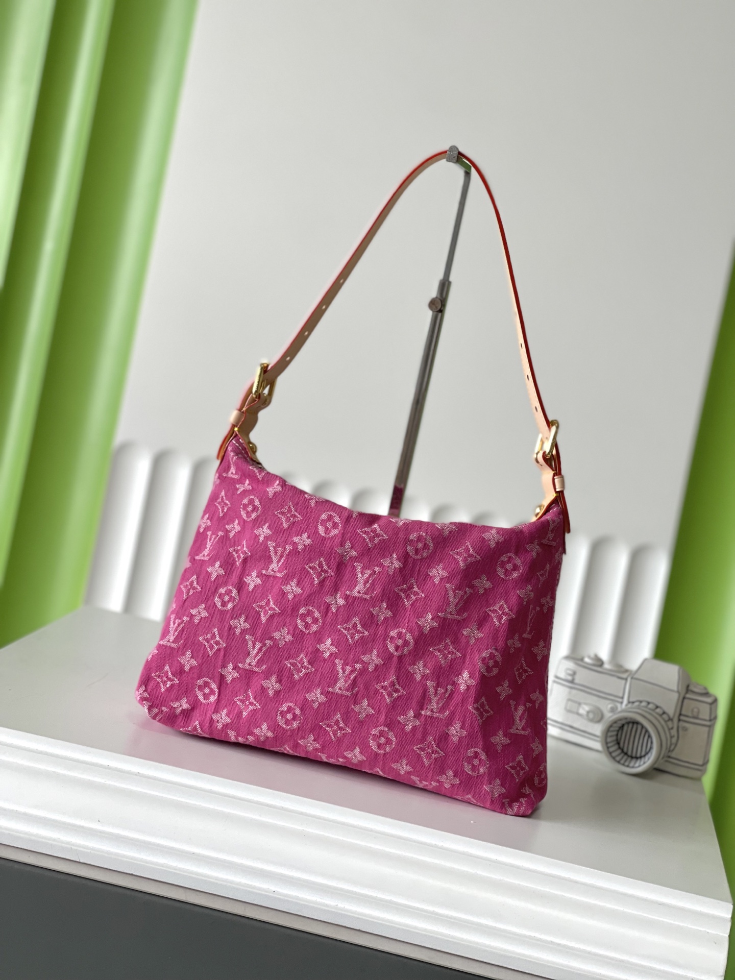 Baggy デニム ショルダーハンドバッグ ローズレッド M28266 詳細画像 3