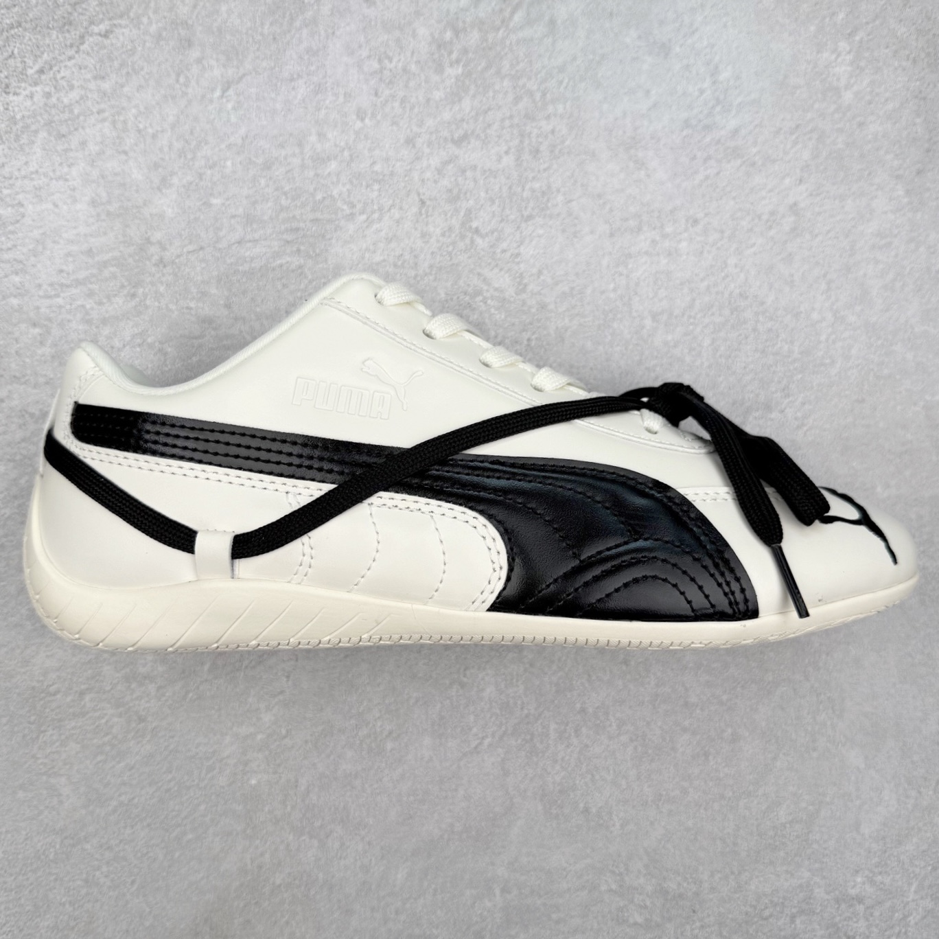 プーマ ROSÉ × PUMA スピードキャット OG クリームホワイト ブラック 詳細画像 1