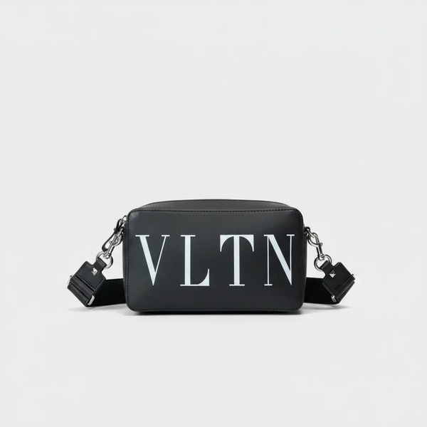 ヴァレンティノ VLTN ロゴプリント レザー ショルダーバッグ