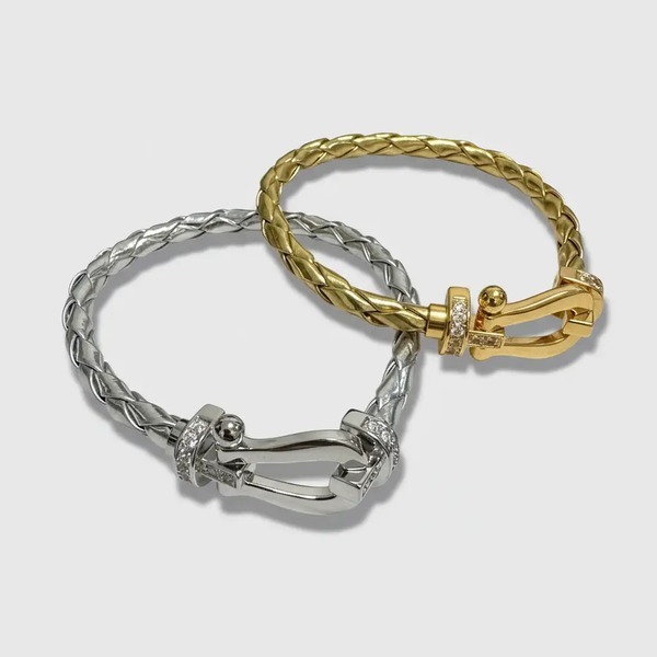 エルメス フレッド レザー馬蹄バックルブレスレット バーガンディ