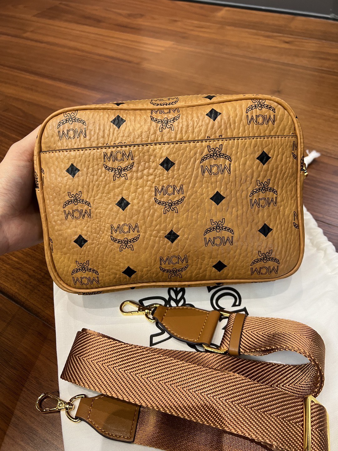 MCM ヴィセトス カメラバッグ キャメル 詳細画像 3