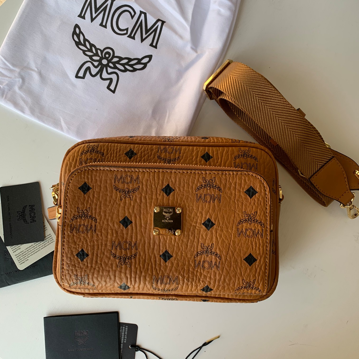 MCM ヴィセトス カメラバッグ コニャック 詳細画像 2