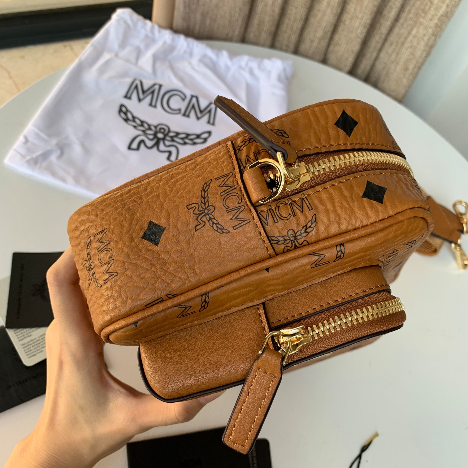 MCM ヴィセトス カメラバッグ コニャック 詳細画像 3