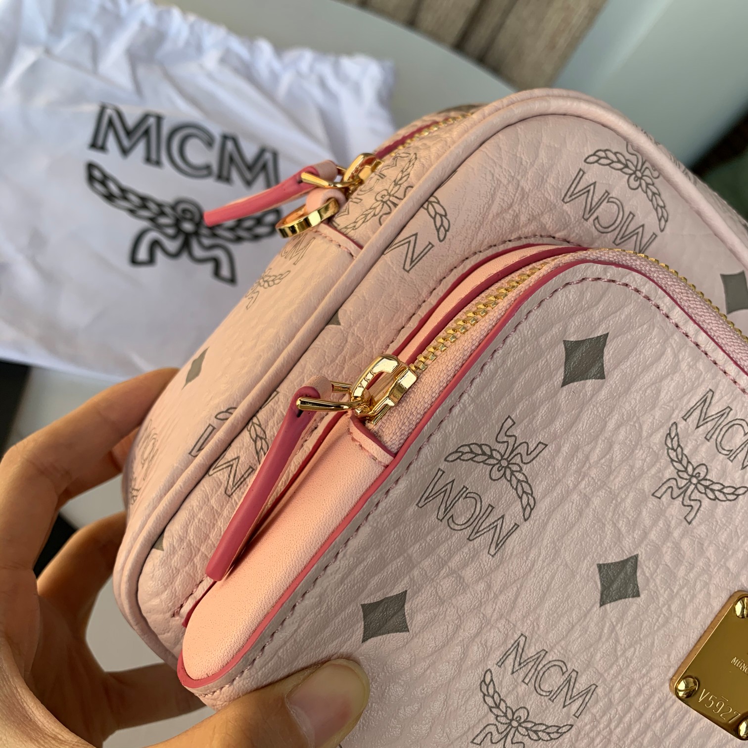 MCM ヴィセトス カメラバッグ ピンク 詳細画像 2