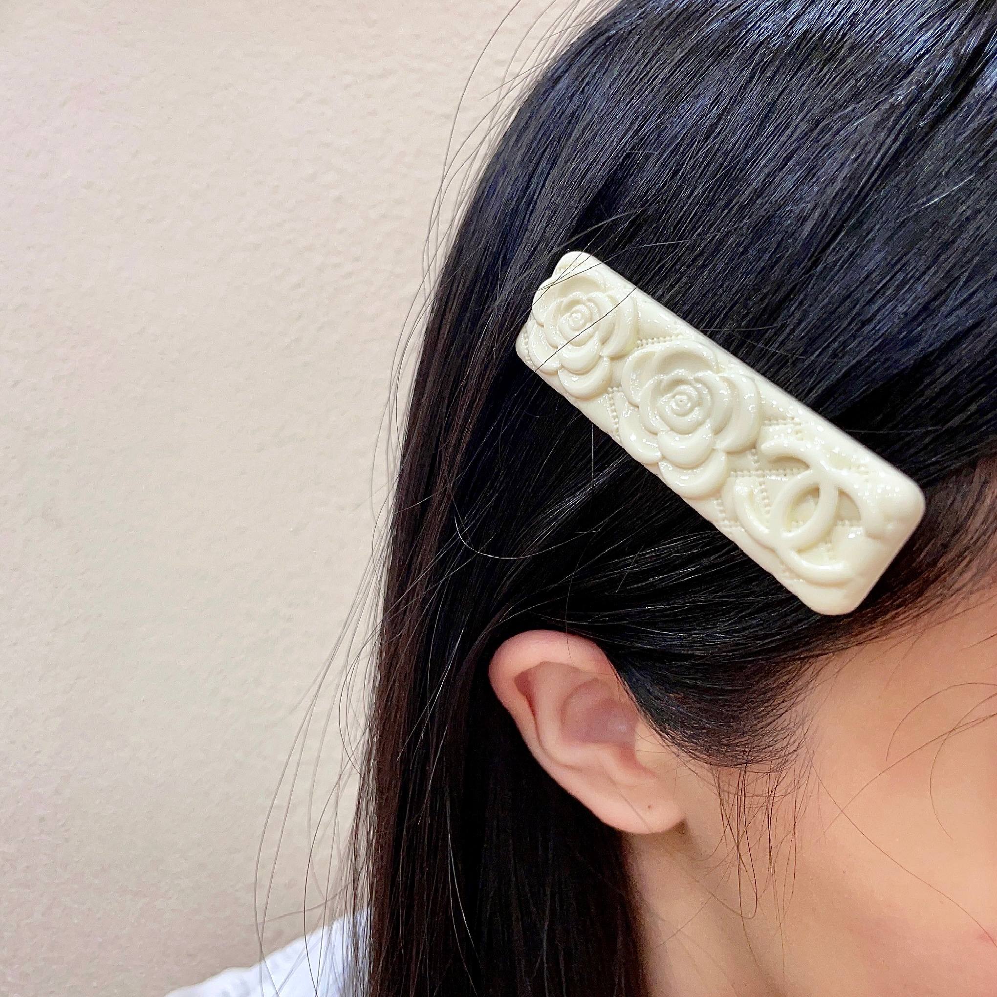 シャネル カメリアモチーフ ヘアクリップ ホワイト 詳細画像 1