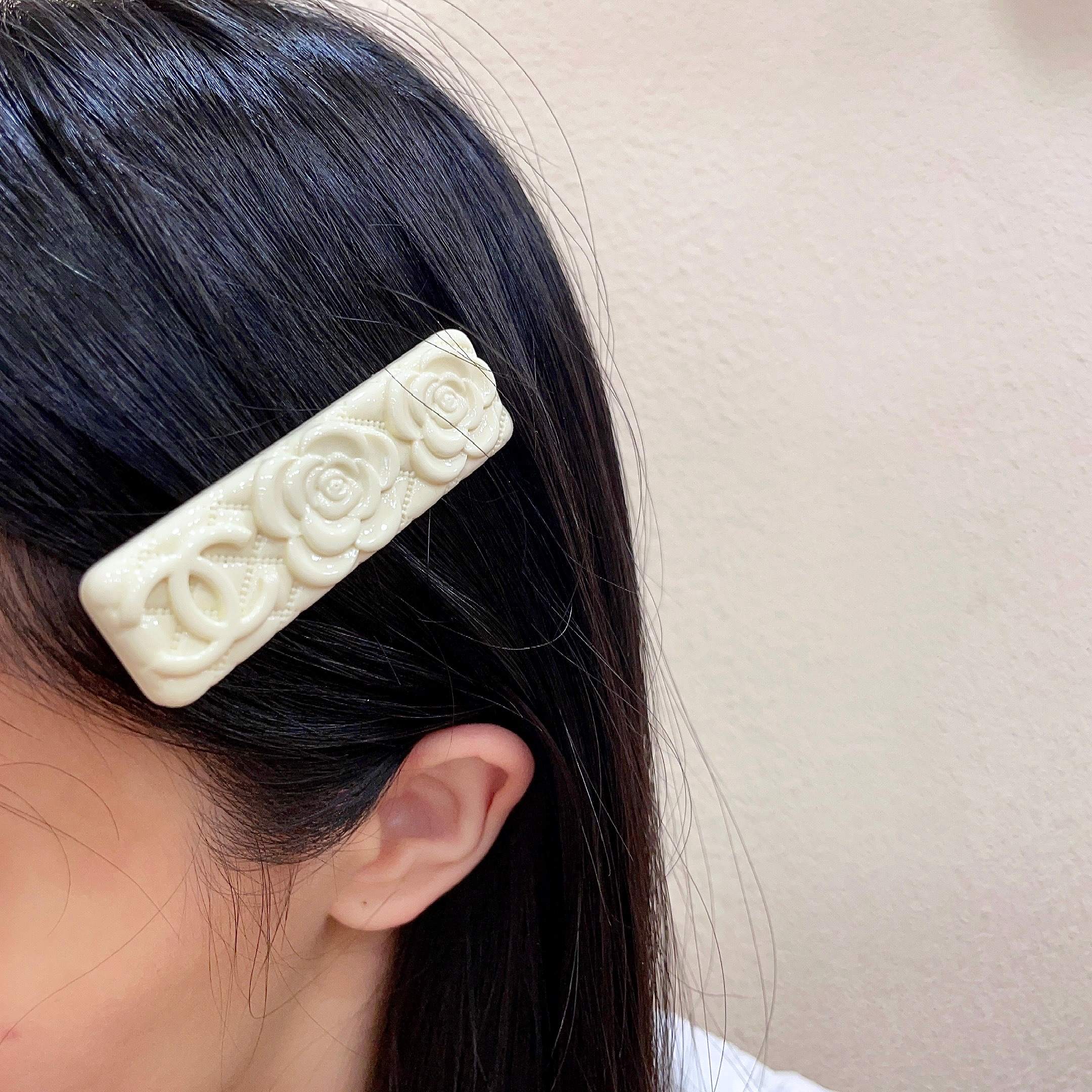 シャネル カメリアモチーフ ヘアクリップ ホワイト 詳細画像 2