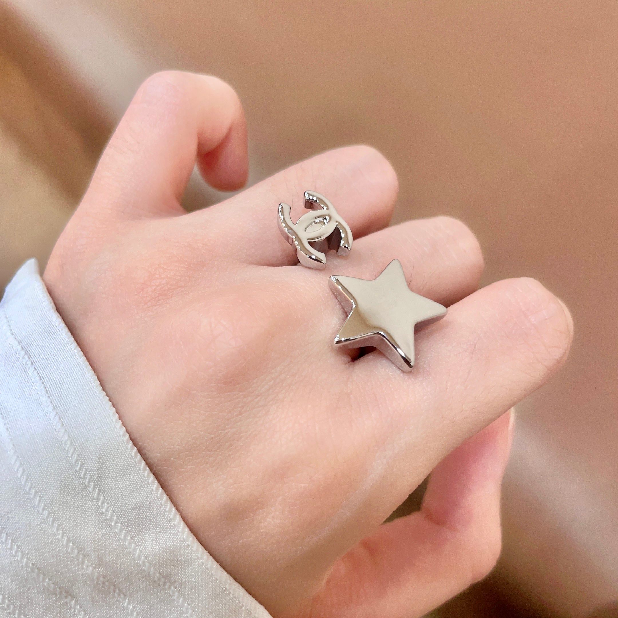 シャネル ダブルC レターリング オープンタイプ 詳細画像 1