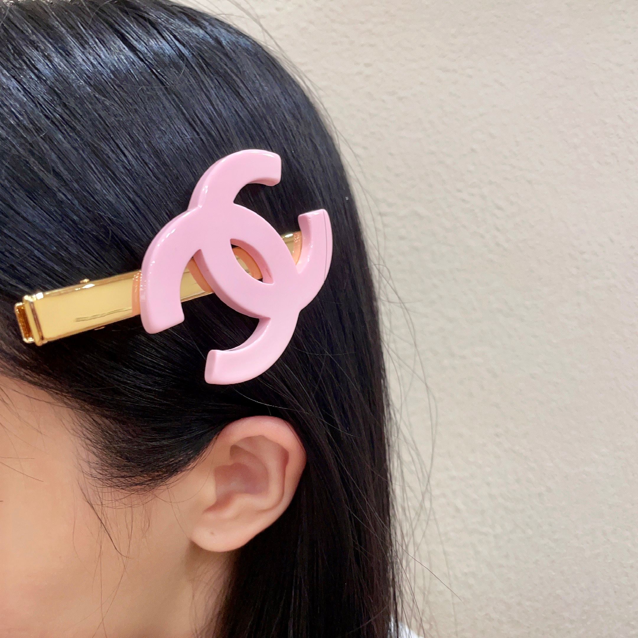 シャネル クラシック ロゴ ヘアクリップ ピンク 詳細画像 2