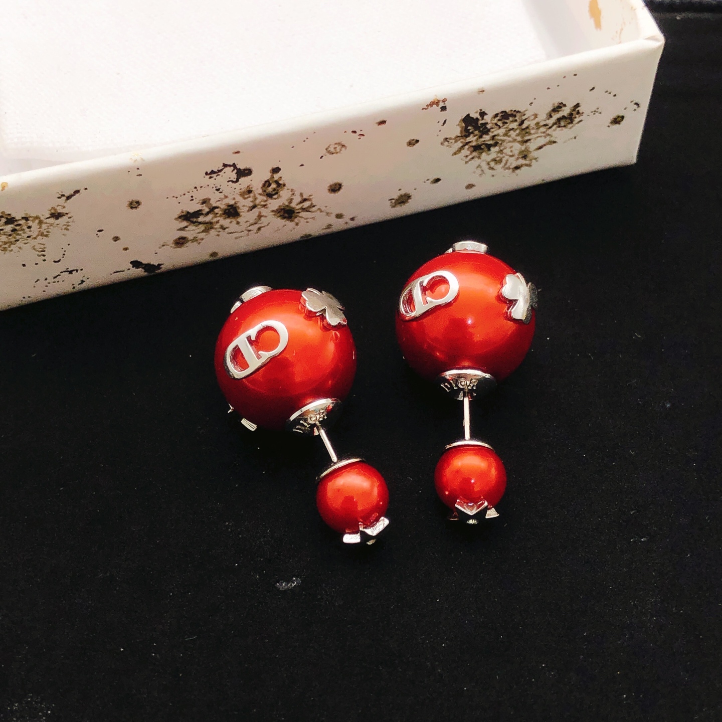 ディオール レッドビー ラージ&スモールパール ピアス 詳細画像 2