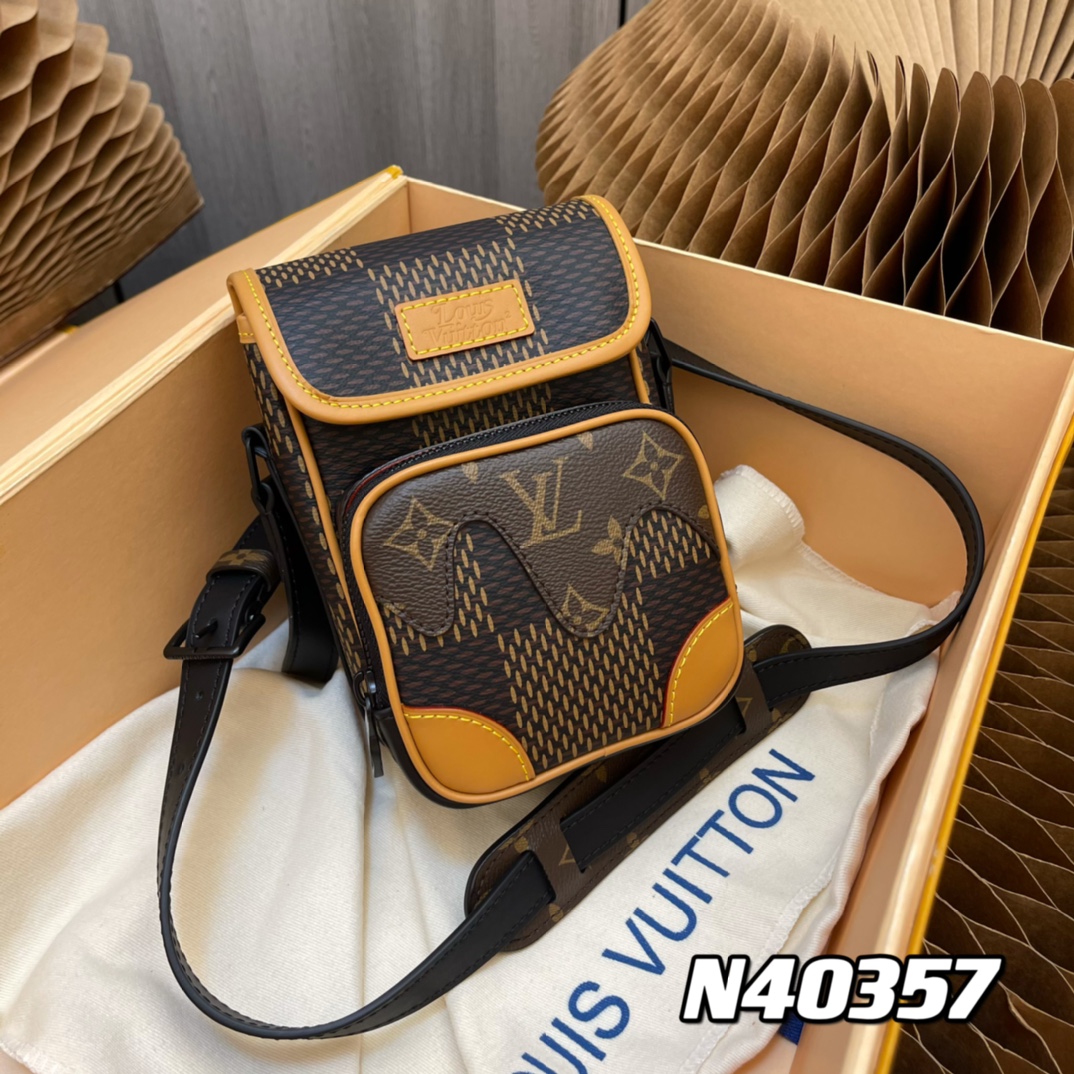 バレンシアガ Nano Amazone メッセンジャーバッグ ブラウン 詳細画像 1
