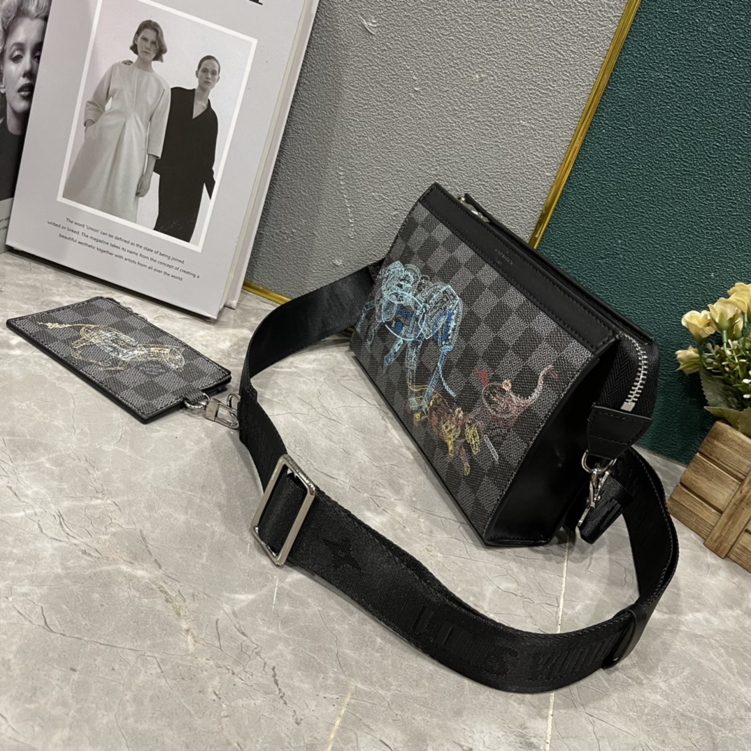 ルイ・ヴィトン Pochette Voyage 2点セット クロスボディバッグ クラッチ モノグラム・シャドウ ブラック 詳細画像 2