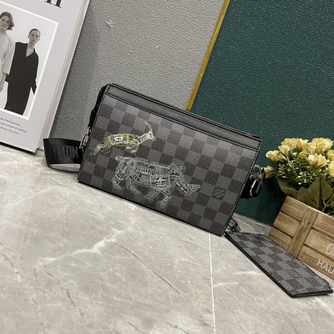 ルイ・ヴィトン Pochette Voyage 2点セット クロスボディバッグ クラッチ モノグラム・シャドウ ブラック 詳細画像 3
