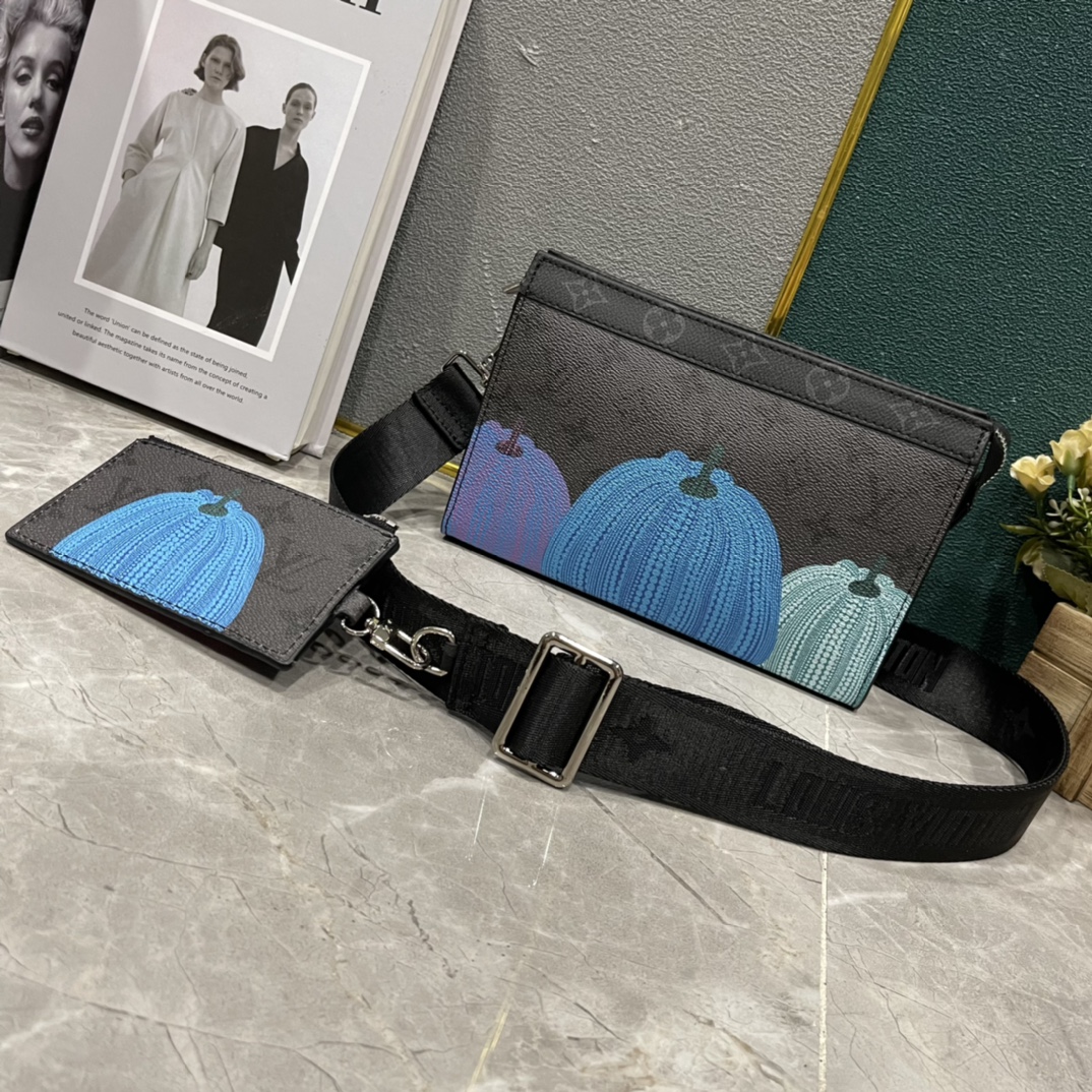 ルイ・ヴィトン Pochette Voyage 2点セット クロスボディ クラッチバッグ ブラック 詳細画像 1