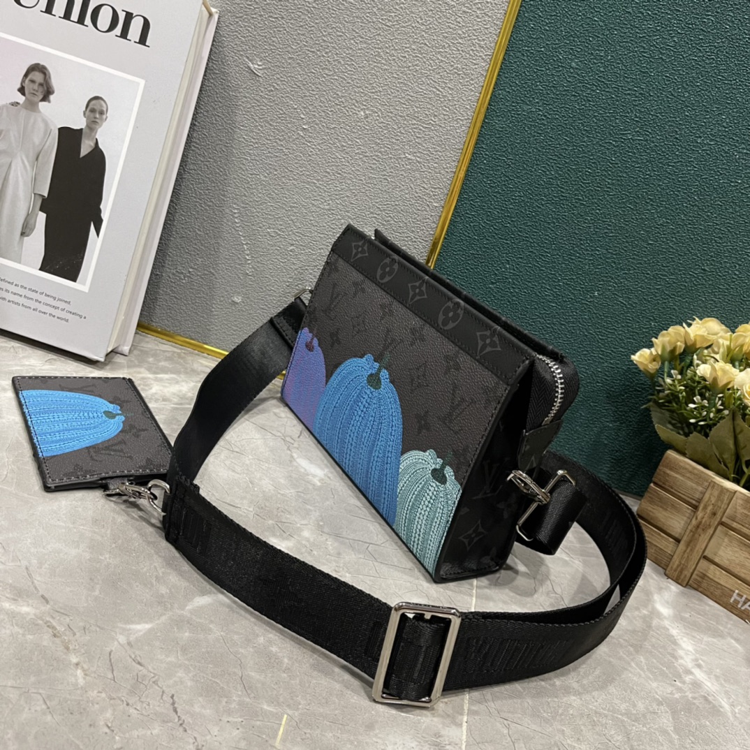 ルイ・ヴィトン Pochette Voyage 2点セット クロスボディ クラッチバッグ ブラック 詳細画像 2