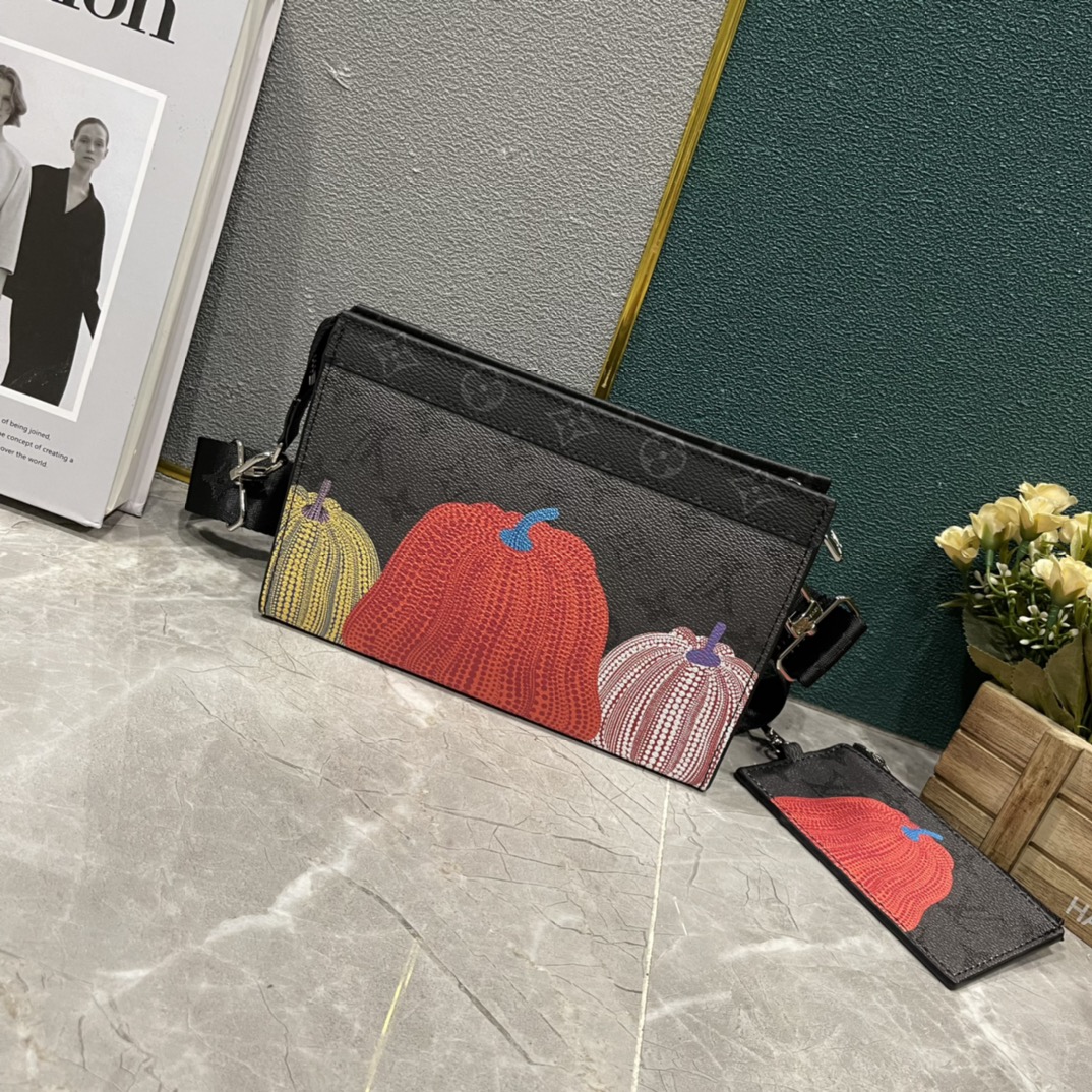 ルイ・ヴィトン Pochette Voyage 2点セット クロスボディ クラッチバッグ ブラック 詳細画像 3