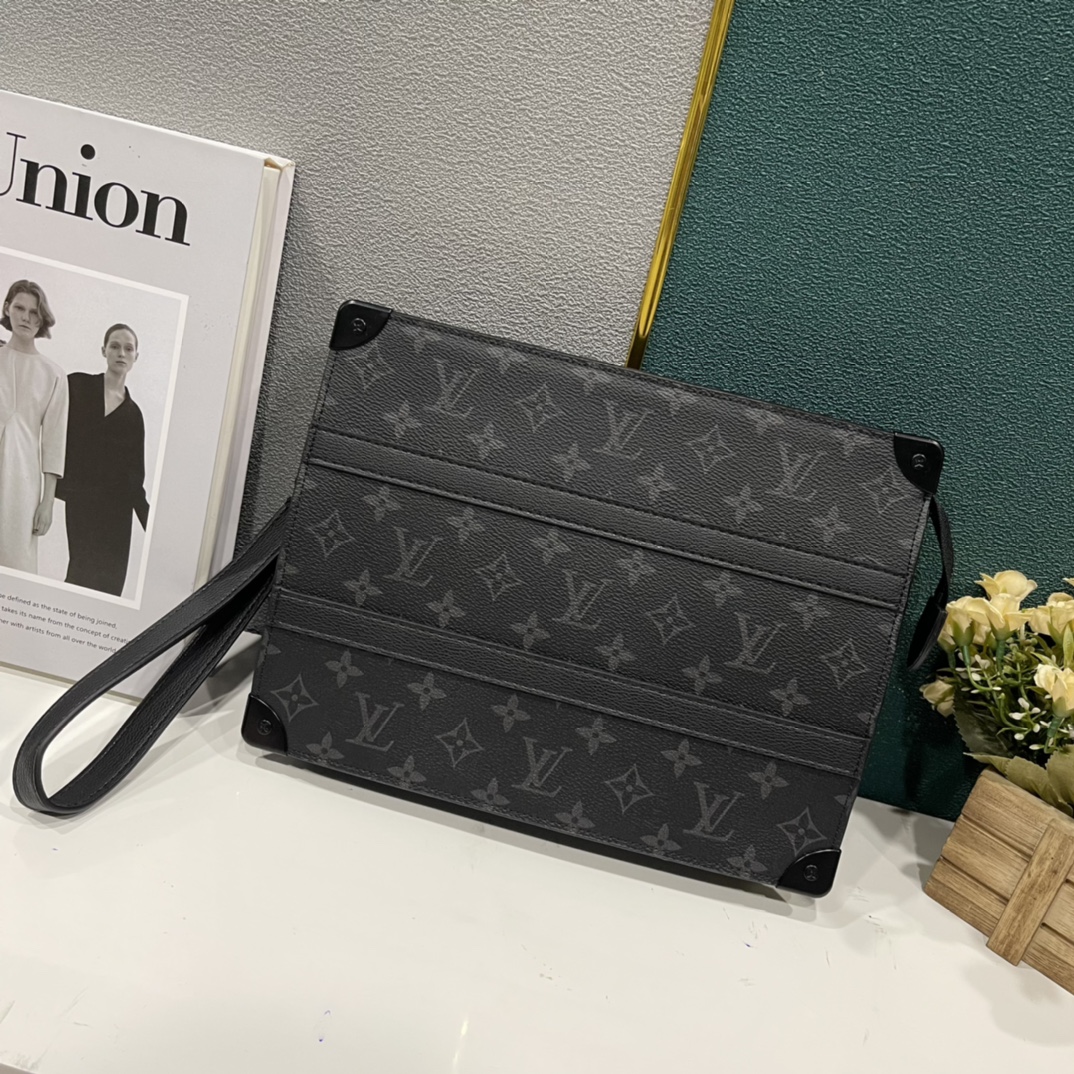 ルイ・ヴィトン Trunk Pouch モノグラム・エクリプス ブラック 詳細画像 1