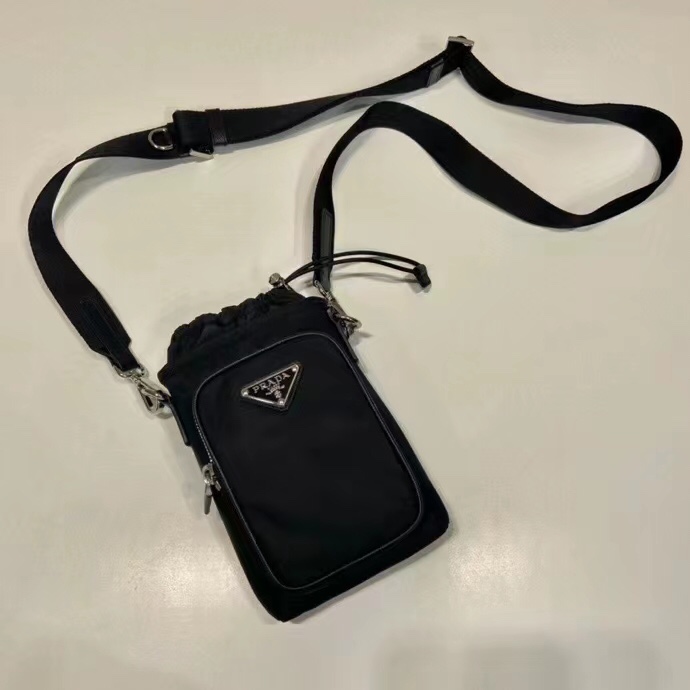 プラダ Re-Nylon スマホショルダーバッグ ブラック 詳細画像 2