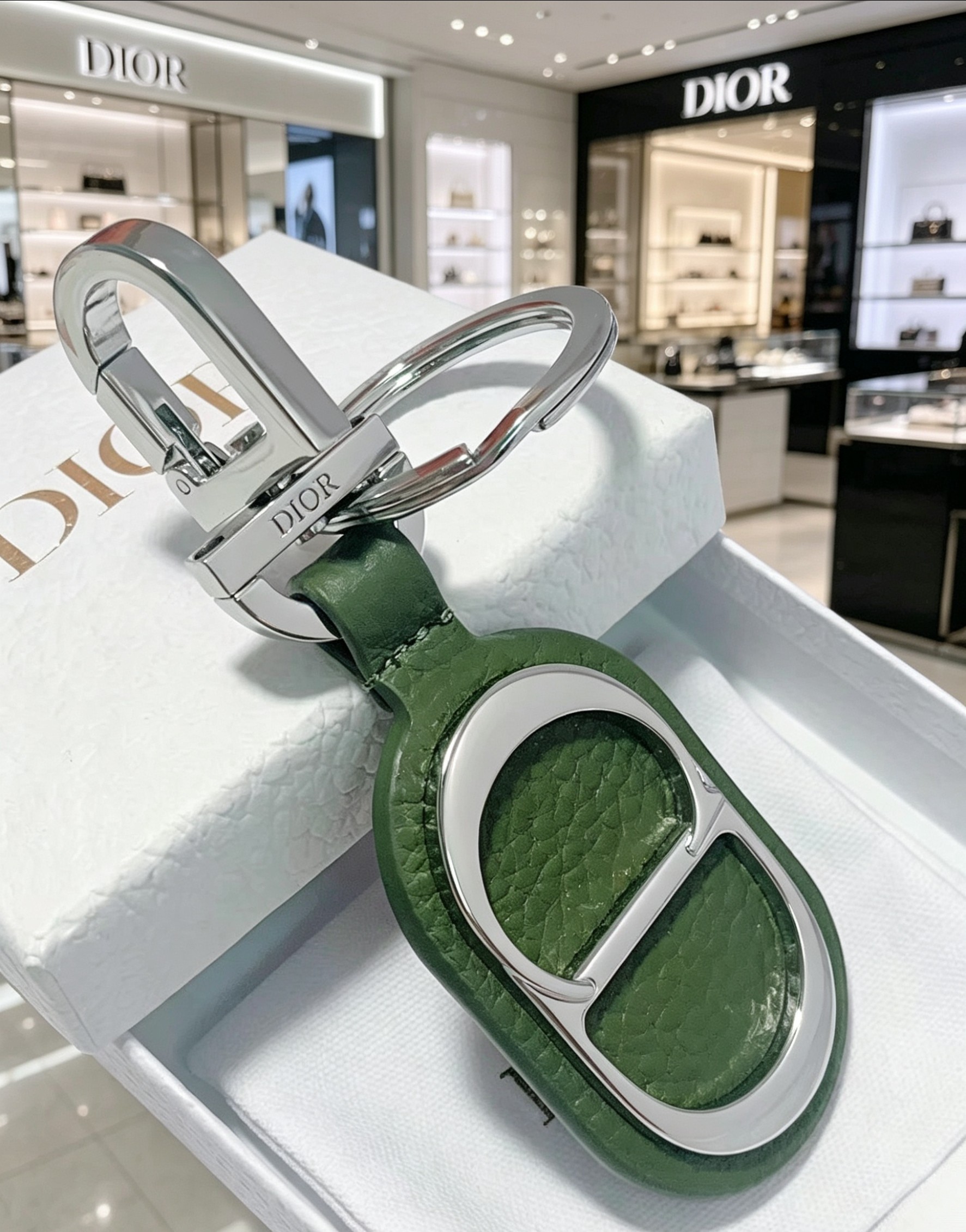 ディオール CD Diamond グレインカーフスキン キーホルダー オリーブ 詳細画像 3