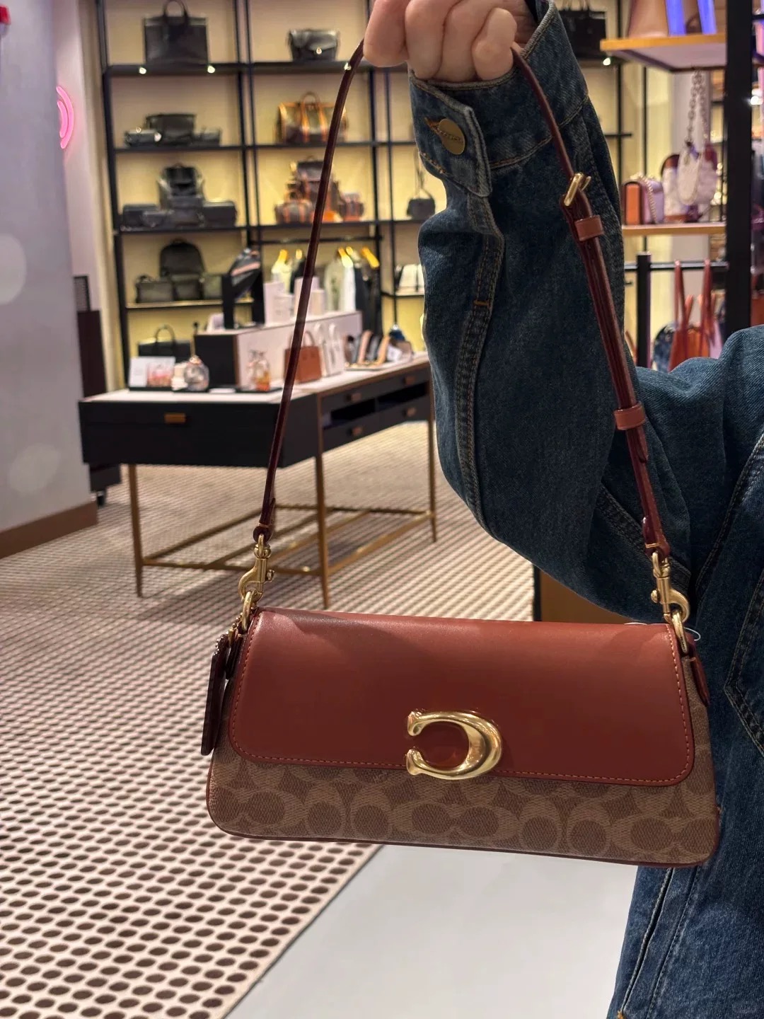 コーチ Jet Bag レザーショルダーバッグ 詳細画像 2
