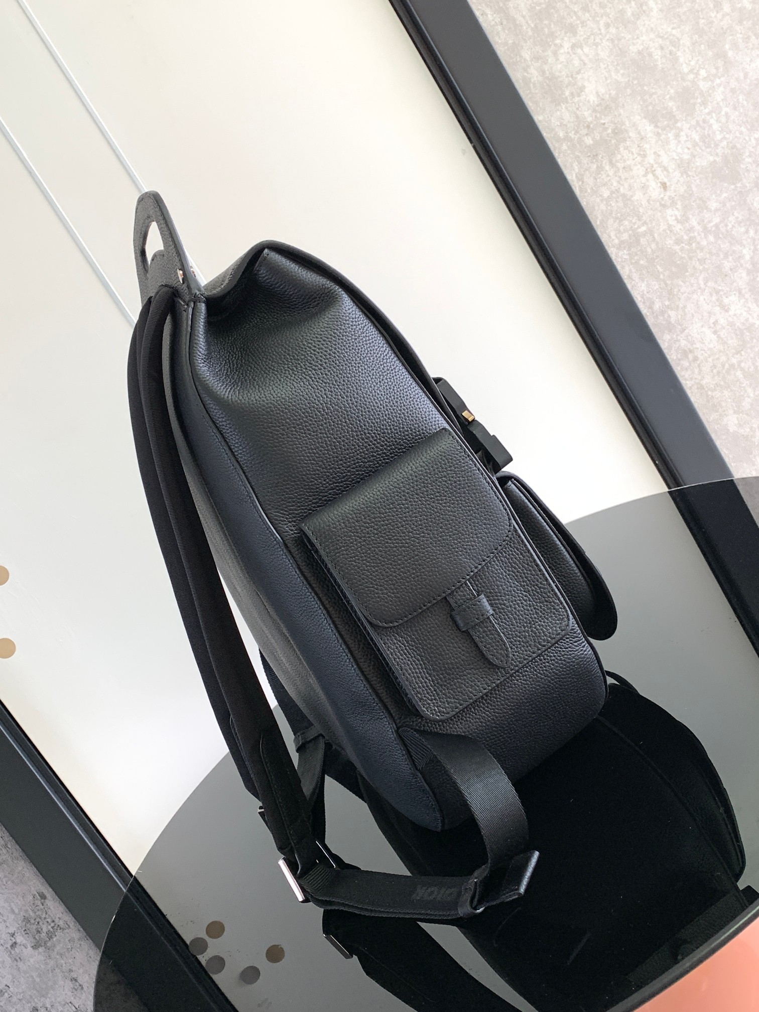 ディオール Gallop ラージ バックパック サドルポケット ブラック グレインドカーフスキン コントラストステッチ 詳細画像 2