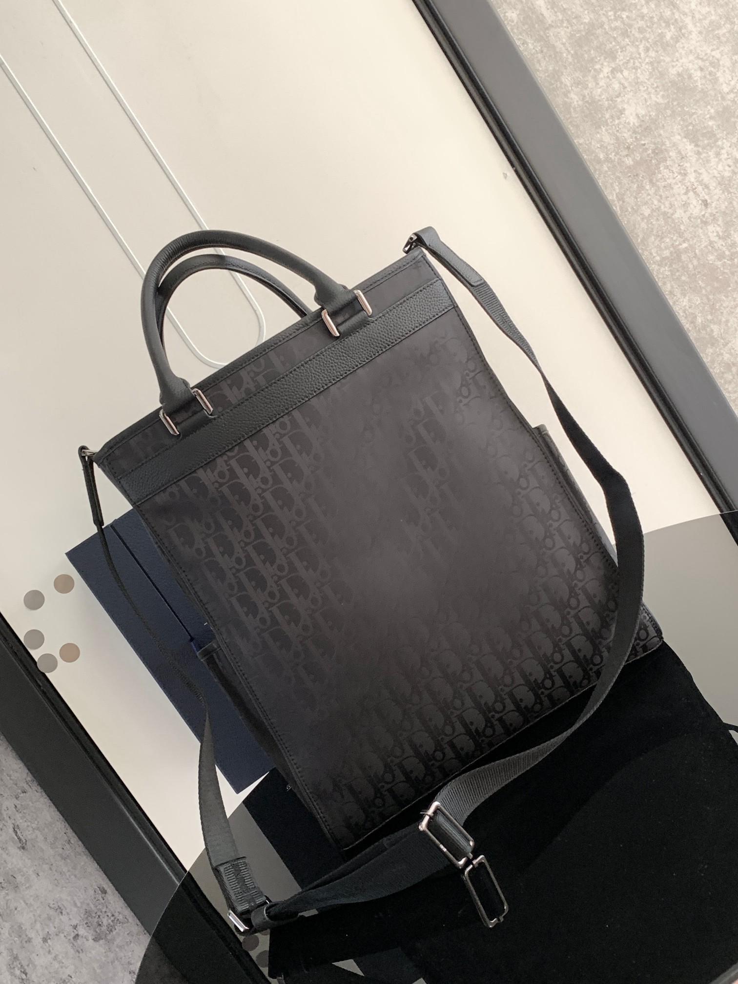 バレンシアガ Explorer トートバッグ ブラック 1ESSH069YIH 詳細画像 3