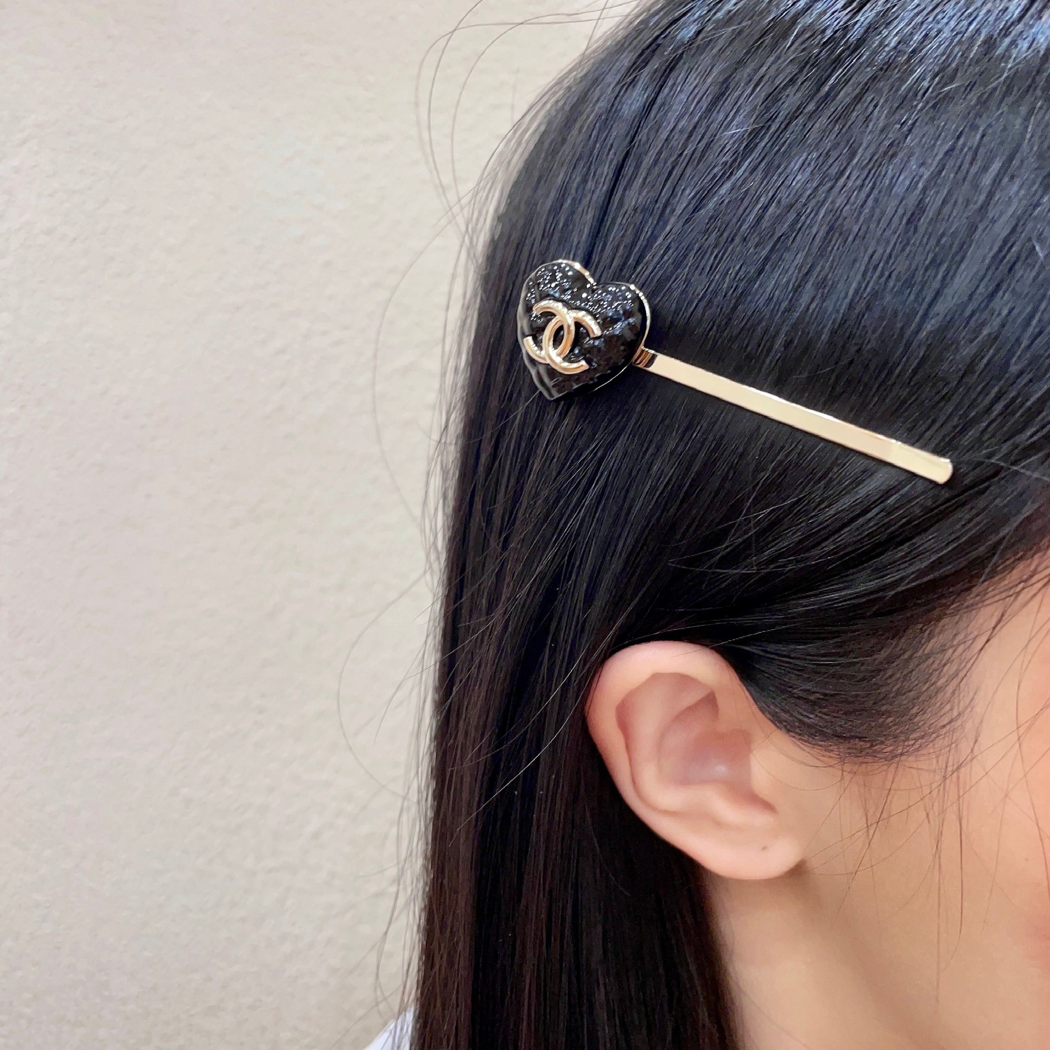 シャネル ハートロゴ ヘアクリップ ブラック ゴールド 詳細画像 2