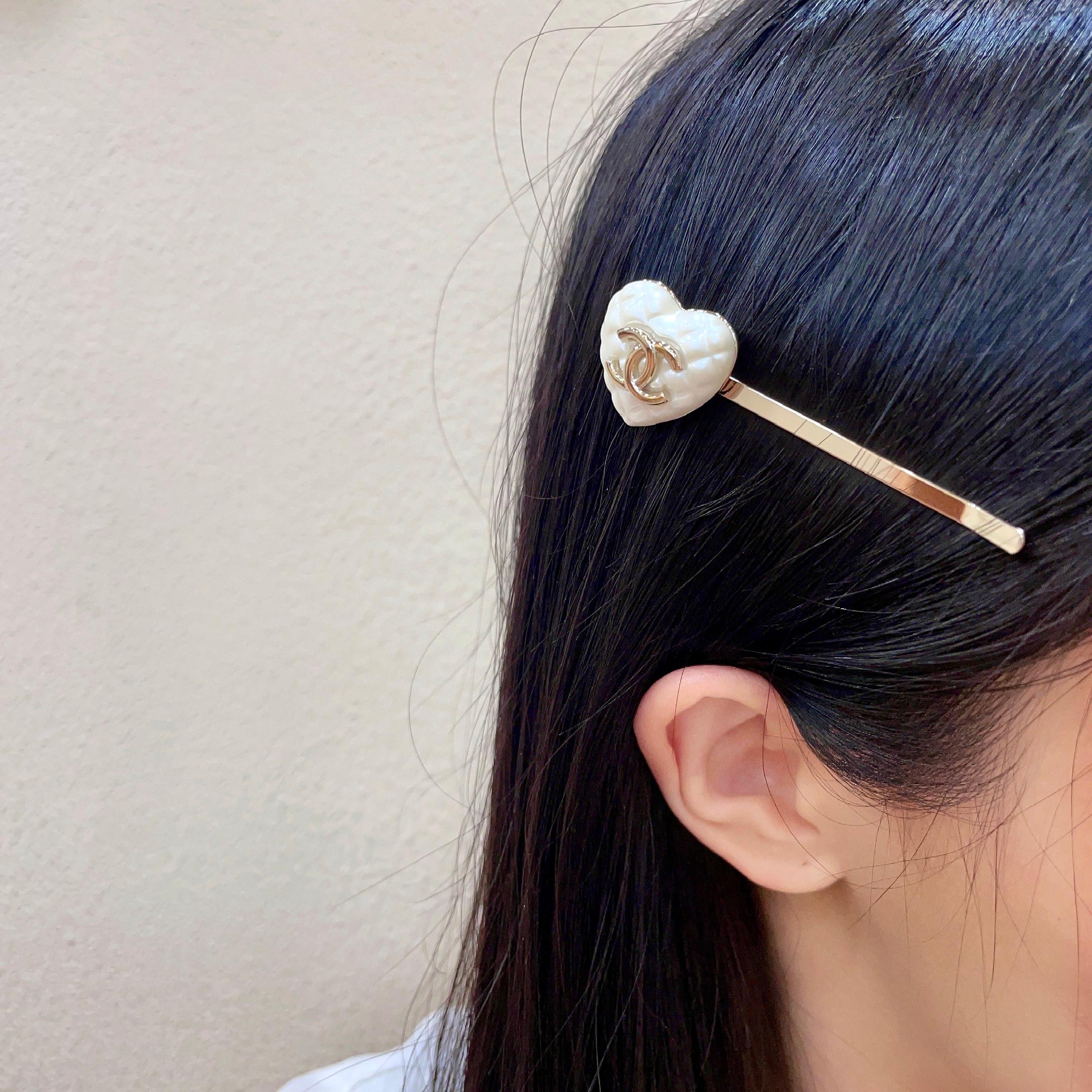 シャネル ハート ロゴ ヘアクリップ ホワイト ゴールド 詳細画像 2