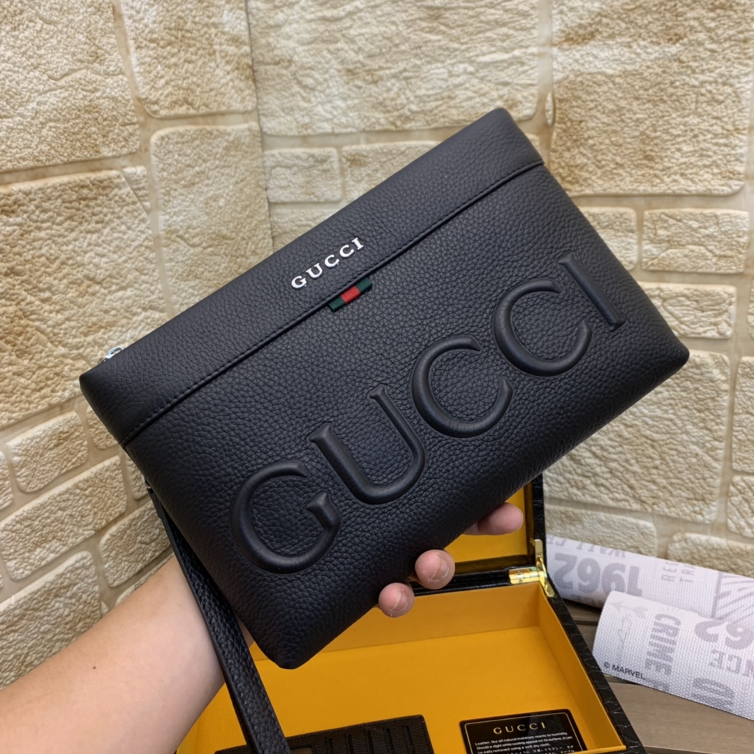 グッチ エンボスロゴ レザー クラッチバッグ ブラック 詳細画像 1