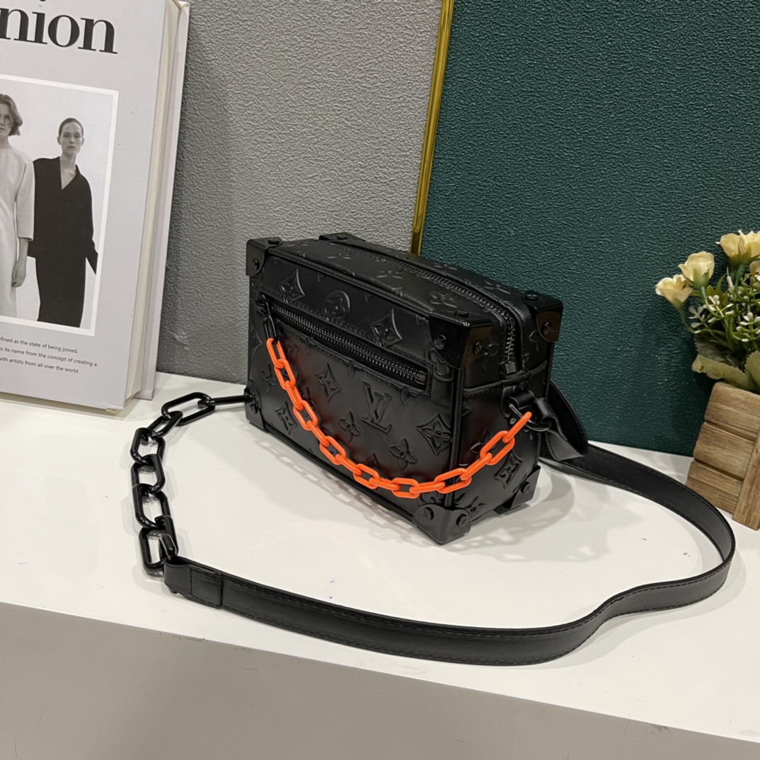 ルイ・ヴィトン Mini Soft Trunk ブラック 詳細画像 2