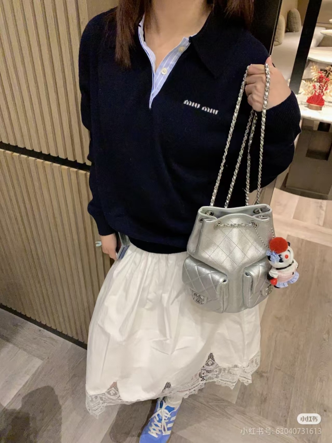 ミュウミュウ ネイビー ポロカラー ハーフプラケット ロゴ刺繍 ニットトップス M776340