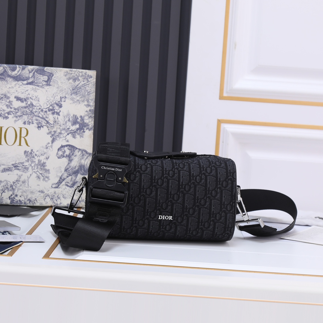 ディオール Lingot 円筒型 クロスボディバッグ CD Diamond キャンバス アルミバックル ディオールグレー 詳細画像 1