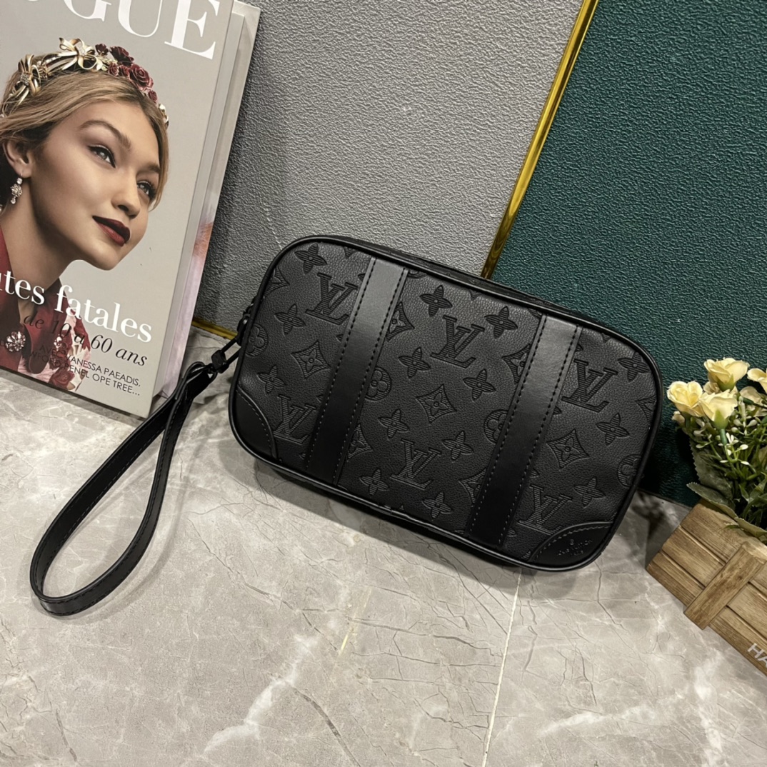 ルイ・ヴィトン Pochette Kasai クラッチバッグ ブラック 詳細画像 1