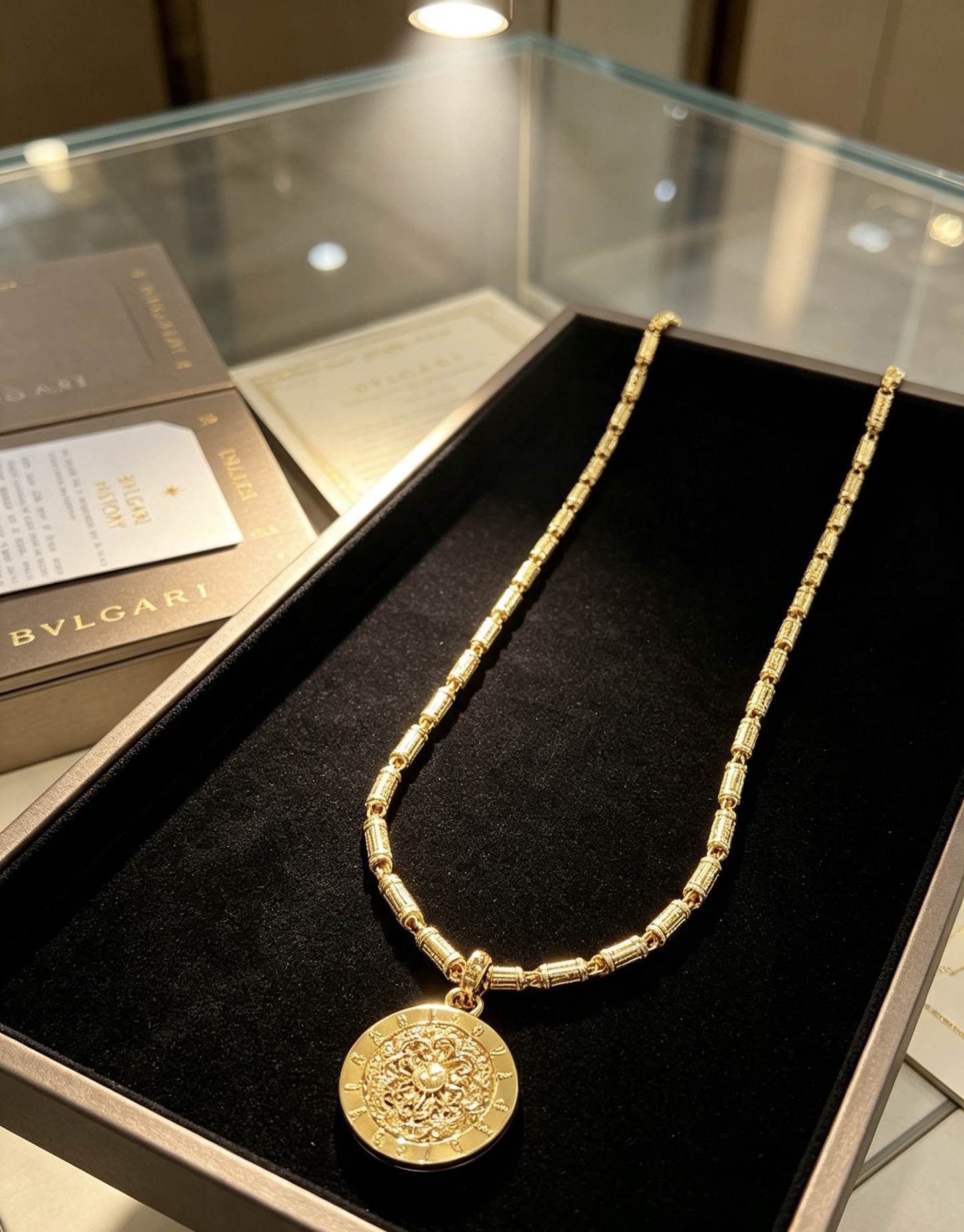 ブルガリ ディーヴァ ドリーム ネックレス 18K イエローゴールド メダリオンペンダント 詳細画像 2