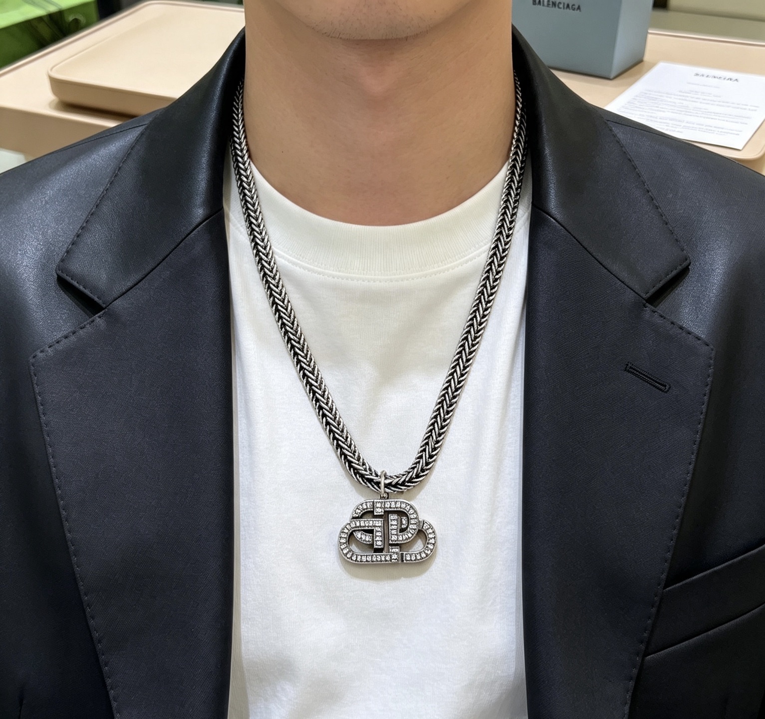 バレンシアガ ヴィンテージ風 ネックレス シルバー 詳細画像 3
