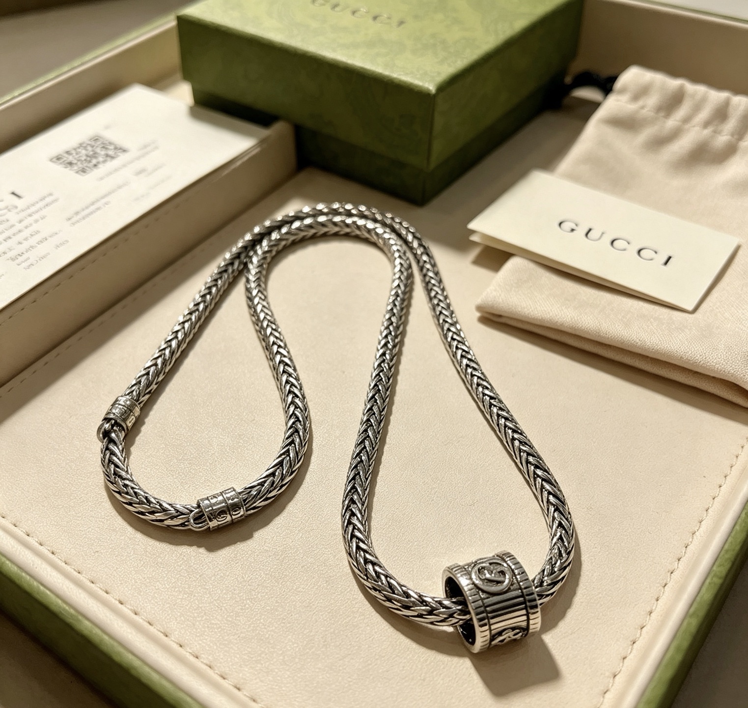 グッチ アンガーフォレスト ダブルG エイジド加工 編みチェーン ネックレス エイジドシルバー 詳細画像 2