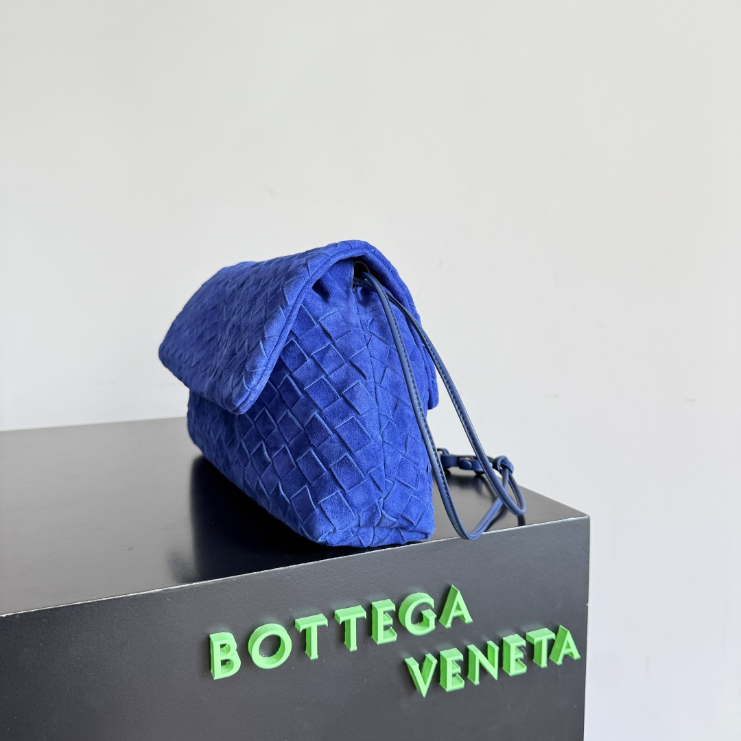 ボッテガ・ヴェネタ Dustbag Giorno イントレチャート スエード ハンドバッグ ロイヤルブルー 857657 詳細画像 3