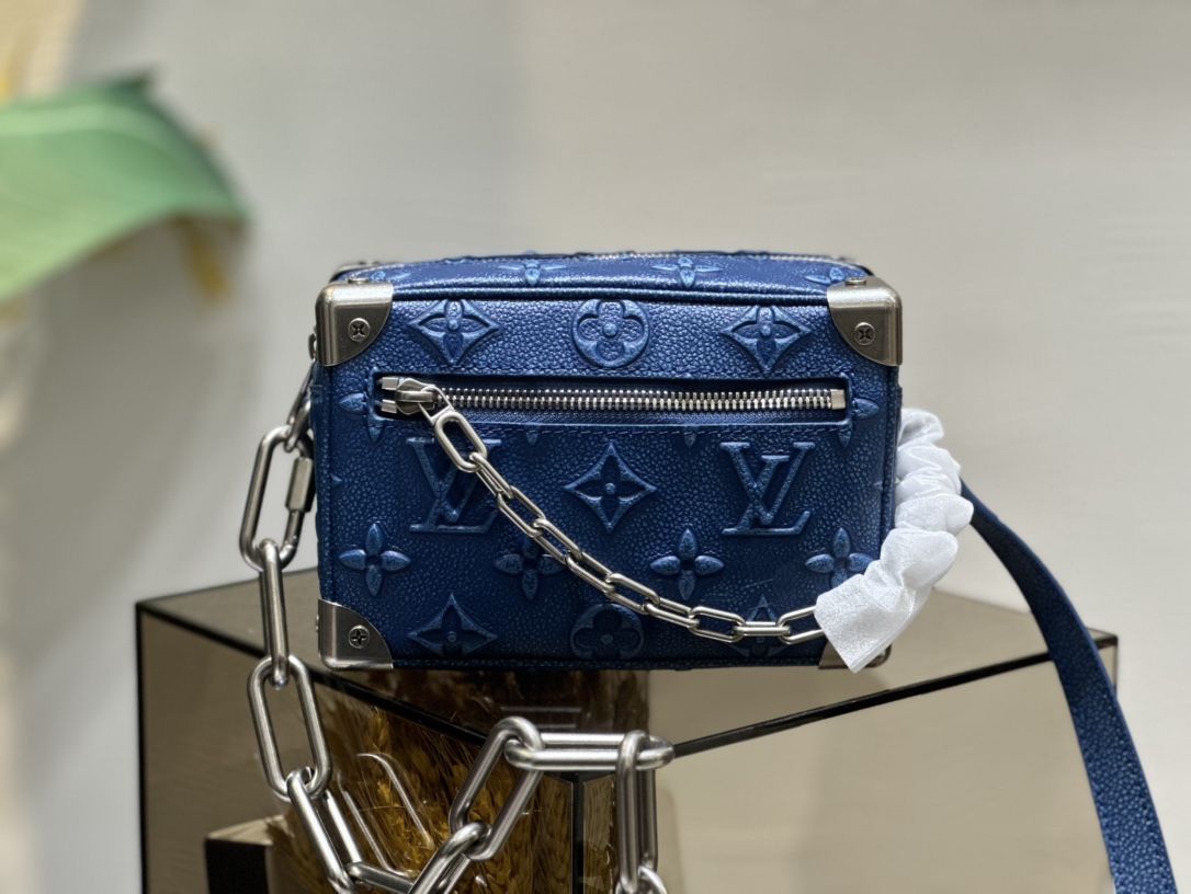 ルイ・ヴィトン Mini Soft Trunk チェーンショルダーバッグ ブルー 詳細画像 1