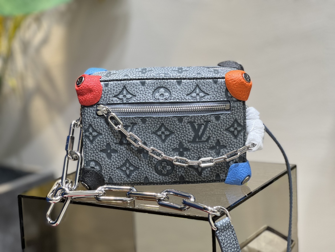 ルイヴィトン Mini Soft Trunk チェーンショルダーバッグ グレー 詳細画像 1