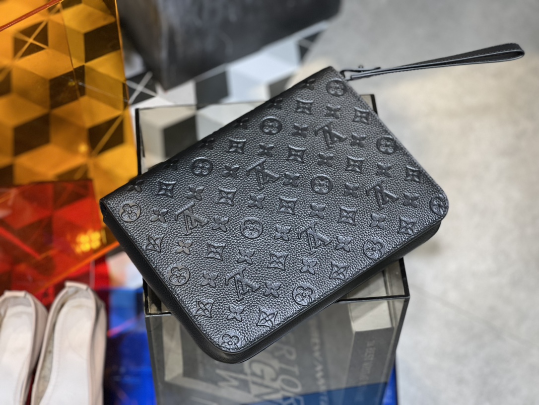 ルイ・ヴィトン S Lock 4A モノグラム エンボス クラッチバッグ ブラック 詳細画像 3