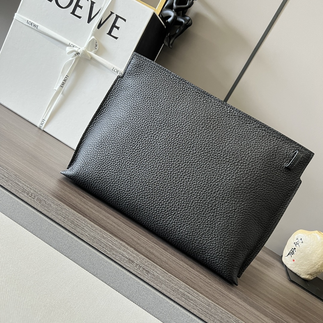 ロエベ T Pouch グレインカーフスキン アナグラム エンボス クラッチバッグ ブラック 詳細画像 3