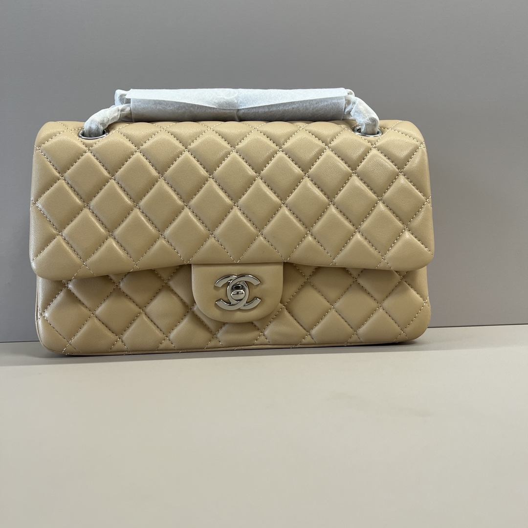 シャネル クラシック フラップ チェーンショルダーバッグ アプリコット シルバー金具 詳細画像 1